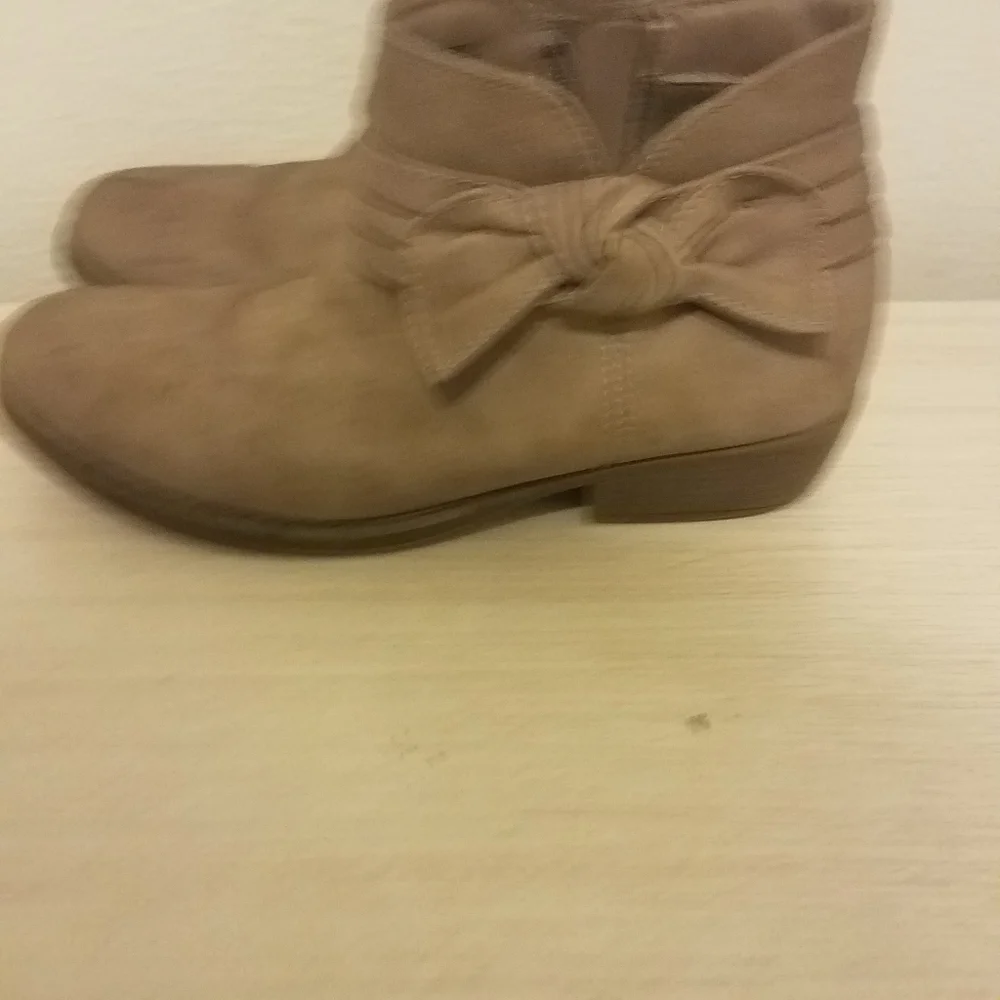Light Brown Ankle Boots | size 4 Medium